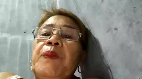 Snapshot of lolamommie chatting on January 29, 10:58 am tey online show from January 29, 10:58 am