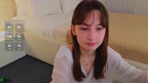 Lola online show from December 1, 1:31 am