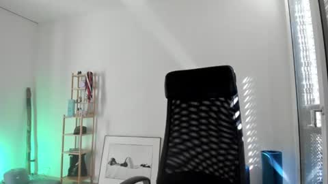 Lola doll online show from May 12, 1:29 pm