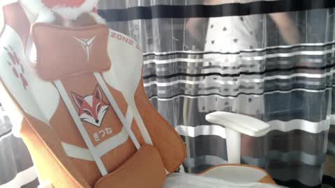 Lisa online show from April 22, 7:38 am