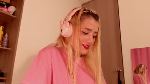 Lolly  online show from March 11, 3:04 am