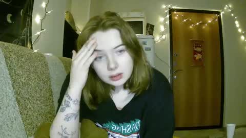 Lilly online show from February 14, 9:53 pm