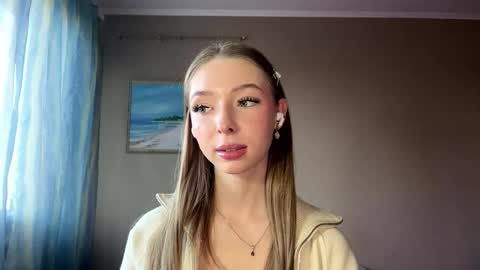 Lili online show from March 6, 2:34 pm