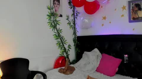 Jennifer  online show from February 16, 6:19 pm