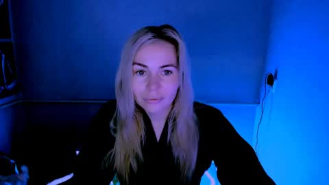 Lora online show from April 27, 2:30 am