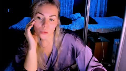 Lora online show from October 2, 3:00 am