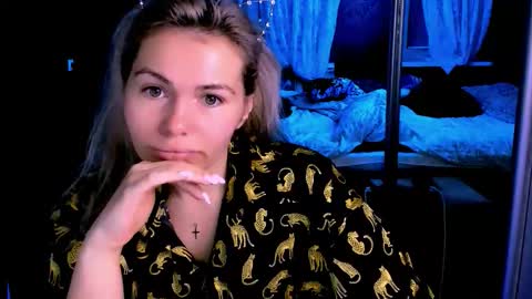 Lora online show from November 12, 2:31 am