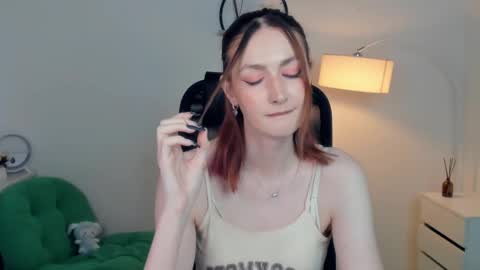 Lora online show from November 13, 2:05 pm