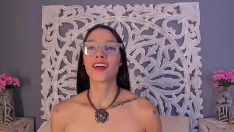 loraineblake online show from December 18, 1:16 pm