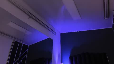 L A U R E L online show from July 4, 5:36 am