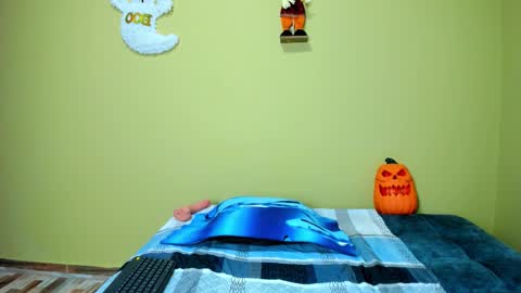 Snapshot of loreen_grey chatting on October 8, 9:52 pm Loren Grey online show from October 8, 9:52 pm