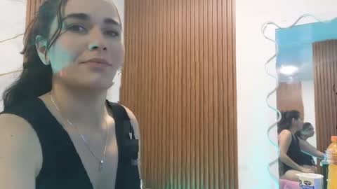 Loren online show from April 25, 3:09 am