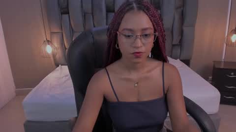 Lorena Vieira  online show from March 2, 8:03 pm