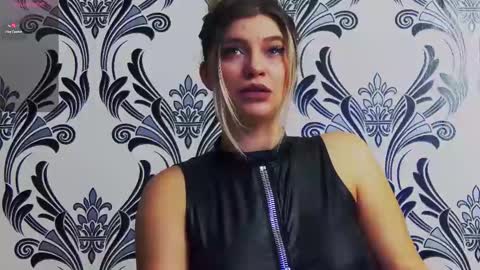 lorenaryan online show from March 12, 10:05 am