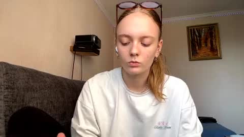 loretarobey online show from July 28, 12:48 pm