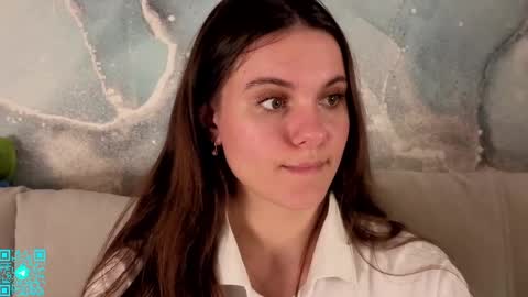 Chloe for Fan BlackHole online show from April 23, 5:26 pm