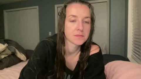 lothlori online show from April 4, 12:09 am