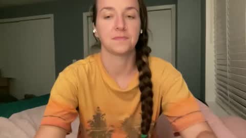 lothlori online show from April 24, 12:24 am