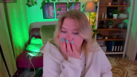 Loise online show from November 30, 10:25 pm