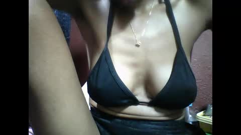 lovaelisa online show from December 3, 7:05 pm