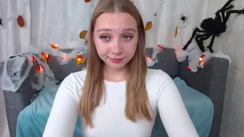 love bella  online show from October 9, 12:59 am