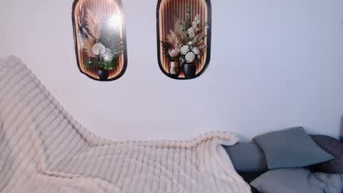 love bella  online show from April 28, 12:19 am