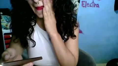 Snapshot of love_electra chatting on September 16, 3:14 am love_electra online show from September 16, 3:14 am