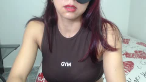 Snapshot of love_gatubela chatting on January 20, 10:37 pm Nina online show from January 20, 10:37 pm