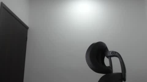 Snapshot of love_gatubela chatting on September 23, 8:29 pm Nina online show from September 23, 8:29 pm