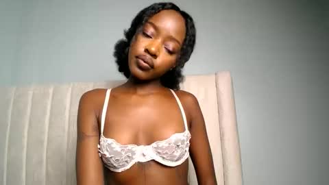 Snapshot of love_miah chatting on September 30, 4:23 pm Miah online show from September 30, 4:23 pm