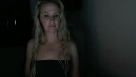 LoVe On  online show from April 6, 1:49 am