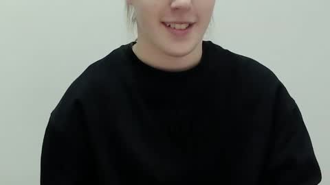 Vivian online show from November 25, 1:46 pm