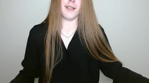 Vivian online show from April 25, 1:41 pm