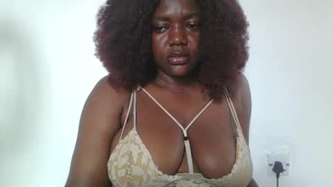 Snapshot of lovecumsluttie chatting on September 20, 10:02 am mila online show from September 20, 10:02 am