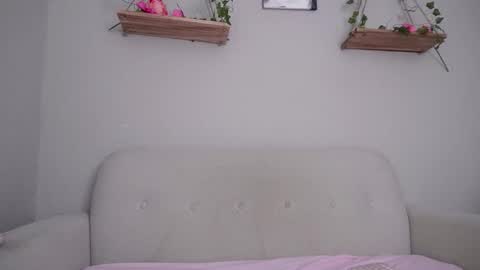 katalina   online show from March 8, 5:25 am