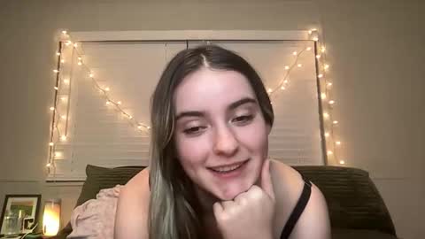 Olivia Rose online show from April 22, 3:47 am