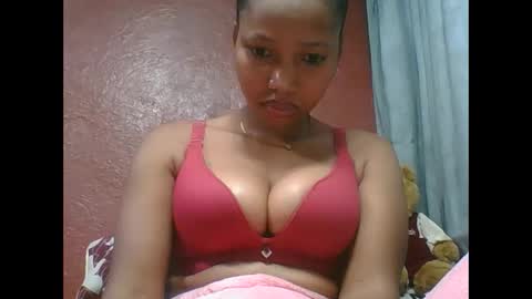 Snapshot of loveinlife750427 chatting on October 10, 5:45 am loveinlife750427 online show from October 10, 5:45 am