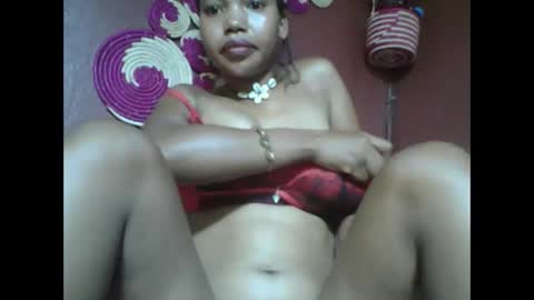Snapshot of loveinlife750427 chatting on February 3, 4:04 am loveinlife750427 online show from February 3, 4:04 am