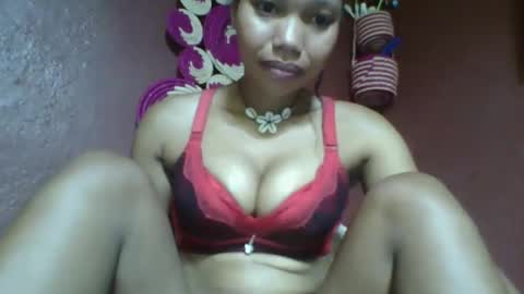 Snapshot of loveinlife750427 chatting on January 30, 4:37 am loveinlife750427 online show from January 30, 4:37 am