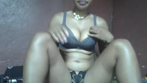 Snapshot of loveinlife750427 chatting on March 3, 3:49 am loveinlife750427 online show from March 3, 3:49 am