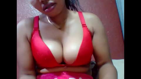 loveinlife750427 online show from December 18, 4:28 am