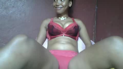 Snapshot of loveinlife750427 chatting on March 4, 2:32 pm loveinlife750427 online show from March 4, 2:32 pm