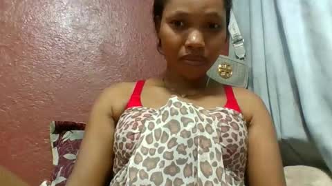 loveinlife750427 online show from April 12, 8:06 am