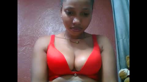 Snapshot of loveinlife750427 chatting on October 13, 6:38 am loveinlife750427 online show from October 13, 6:38 am