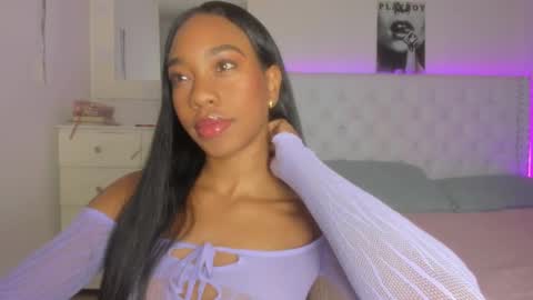 Snapshot of loveit_hermione chatting on January 12, 2:56 am Val online show from January 12, 2:56 am