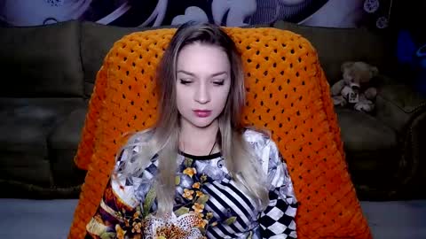 Snapshot of lovellymalina chatting on December 21, 5:07 pm private open online show from December 21, 5:07 pm