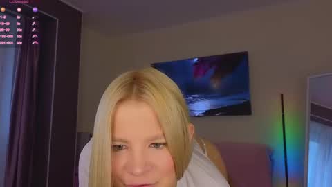 Jenny online show from April 25, 4:37 am