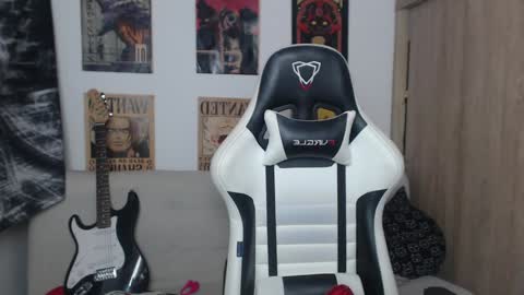 Snapshot of lovely_cass chatting on January 22, 11:53 pm Cassie online show from January 22, 11:53 pm