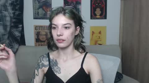 Snapshot of lovely_cass chatting on February 17, 1:15 am Cassie online show from February 17, 1:15 am