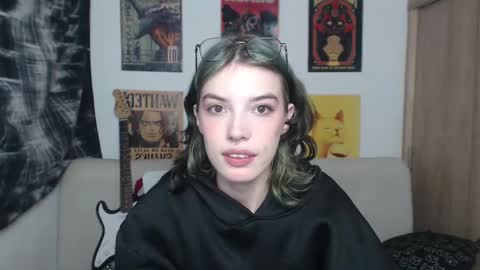 Snapshot of lovely_cass chatting on February 10, 11:13 pm Cassie online show from February 10, 11:13 pm